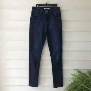 Levi's high rise skinny dark wash size 27 jeans